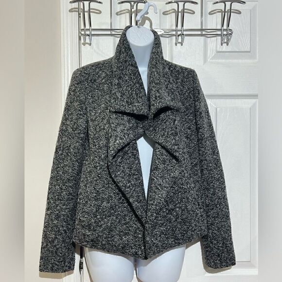 NWOT Ann Taylor Open Front Black & White Boucle tweeded Jacket Size Small - Picture 2 of 8